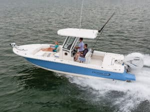 Robalo 266 Cayman running